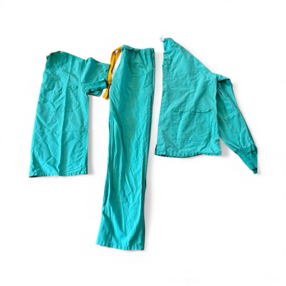 Medline AngelStat Surgical Green Scrub Set with Jacket
